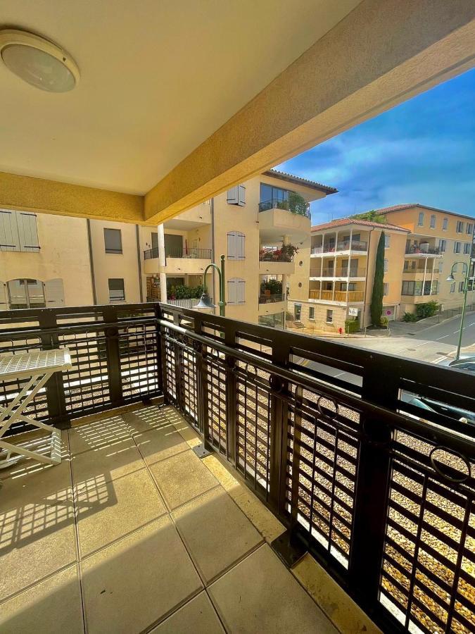 Appartement En Residence Tres Bien Situe Uzès Kültér fotó